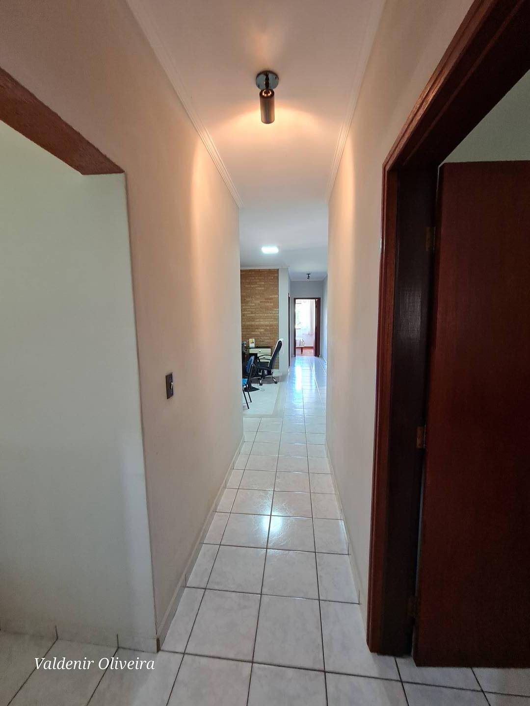 Chácara à venda com 3 quartos, 234m² - Foto 18