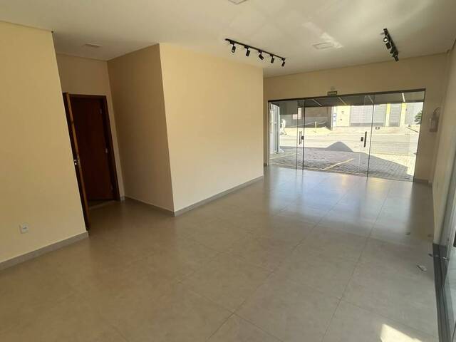 Sala para Locação em Louveira - 4